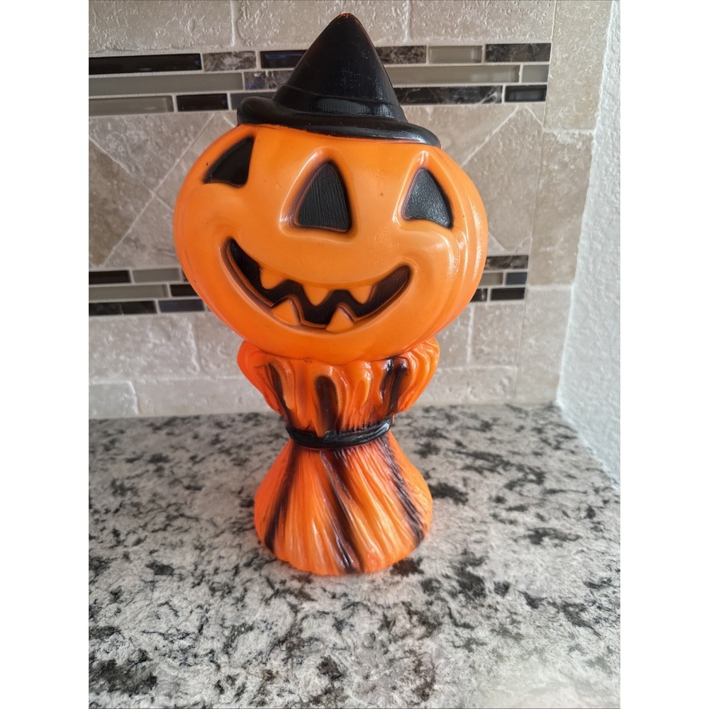 Vintage Empire Halloween Tabletop Blow Mold  Haystack Scarecrow Pumpkin 1969